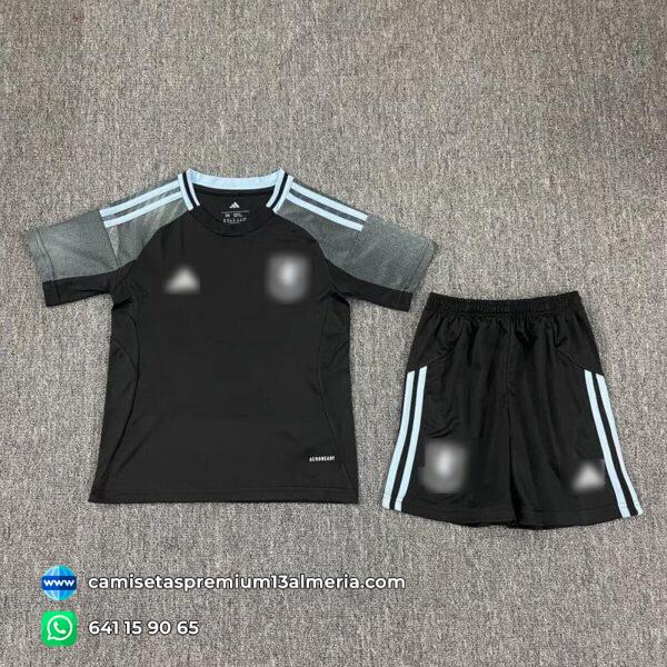 Aston Villa 25/26. Conjunto niño
